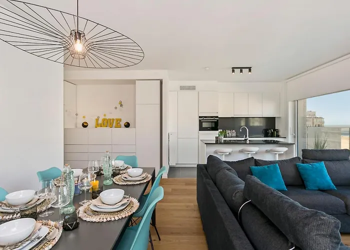 Huswell - New Apartment Near The Beach With Stunning Seaview